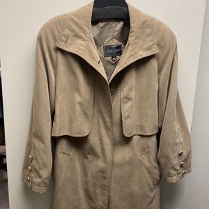 Women’s trench coat.